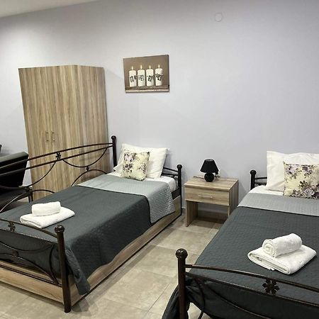 Ferienwohnung Kaiafas Luxury Philoxenia Néa Péramos Zimmer foto