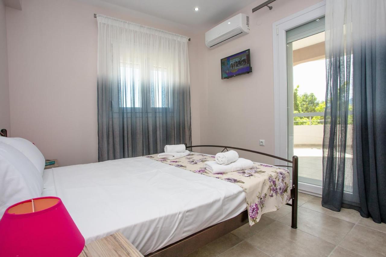 Ferienwohnung Kaiafas Luxury Philoxenia Néa Péramos Exterior foto