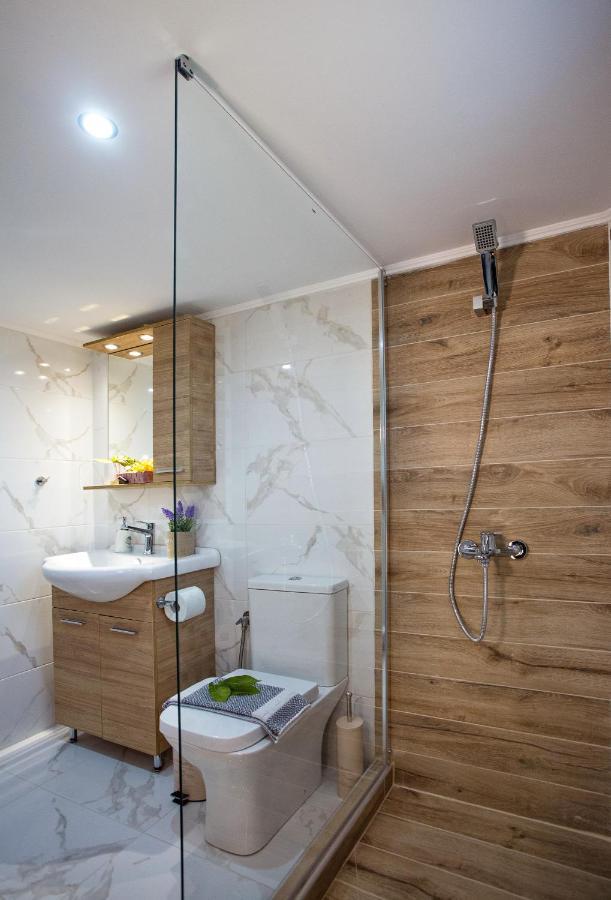 Ferienwohnung Kaiafas Luxury Philoxenia Néa Péramos Exterior foto