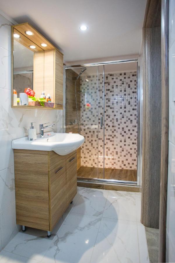Ferienwohnung Kaiafas Luxury Philoxenia Néa Péramos Exterior foto